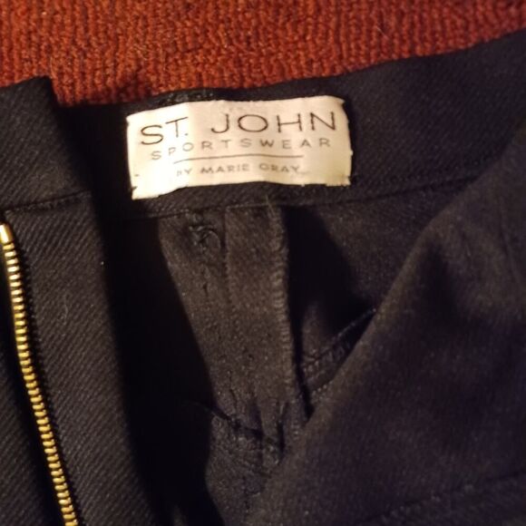 St John Sportswear by Marie Gray, Black pants with gold hardware size 28 - Picture 5 of 5